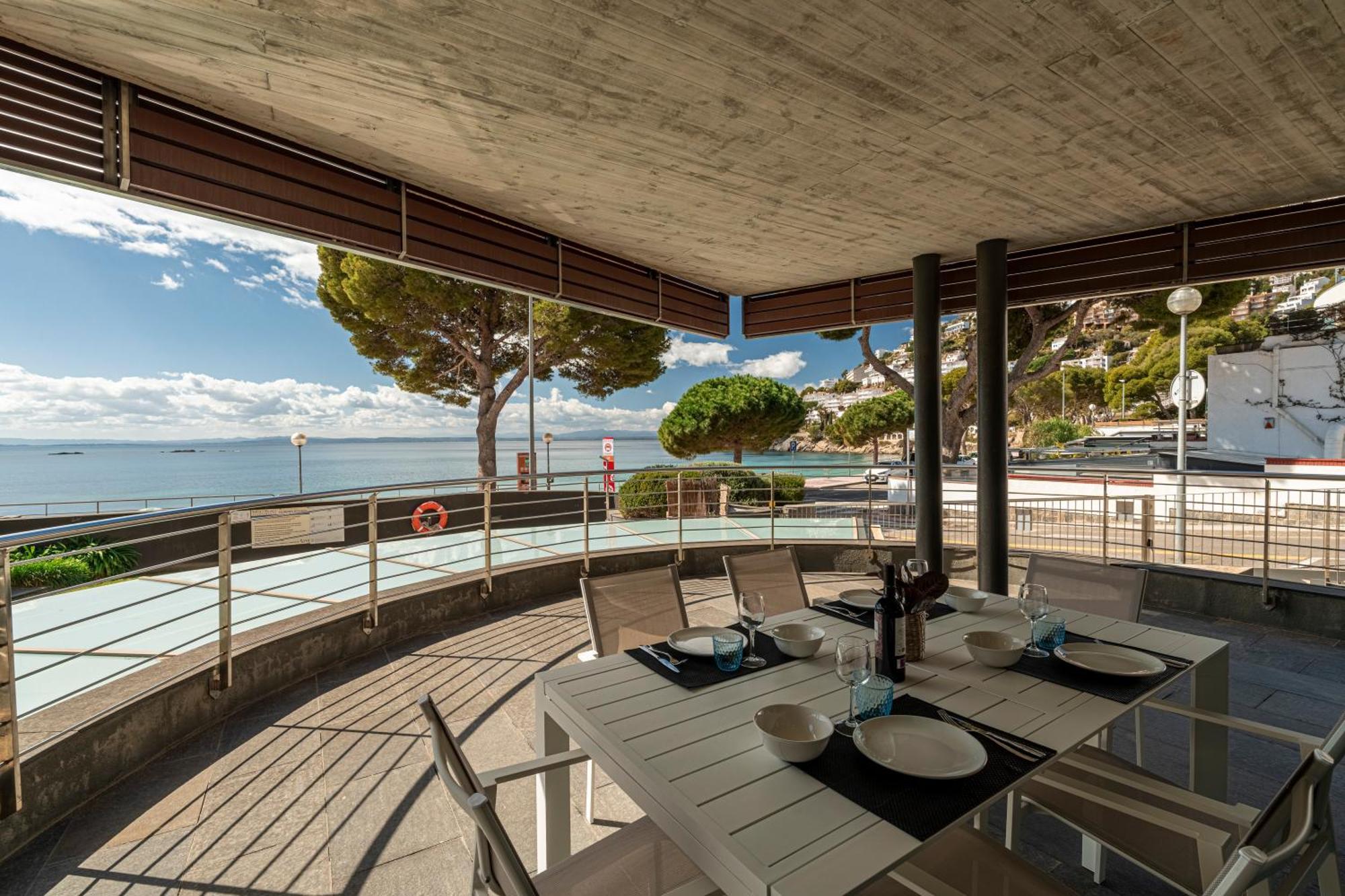 Apartamento Con Gran Terraza Delante Del Mar Roses Kültér fotó